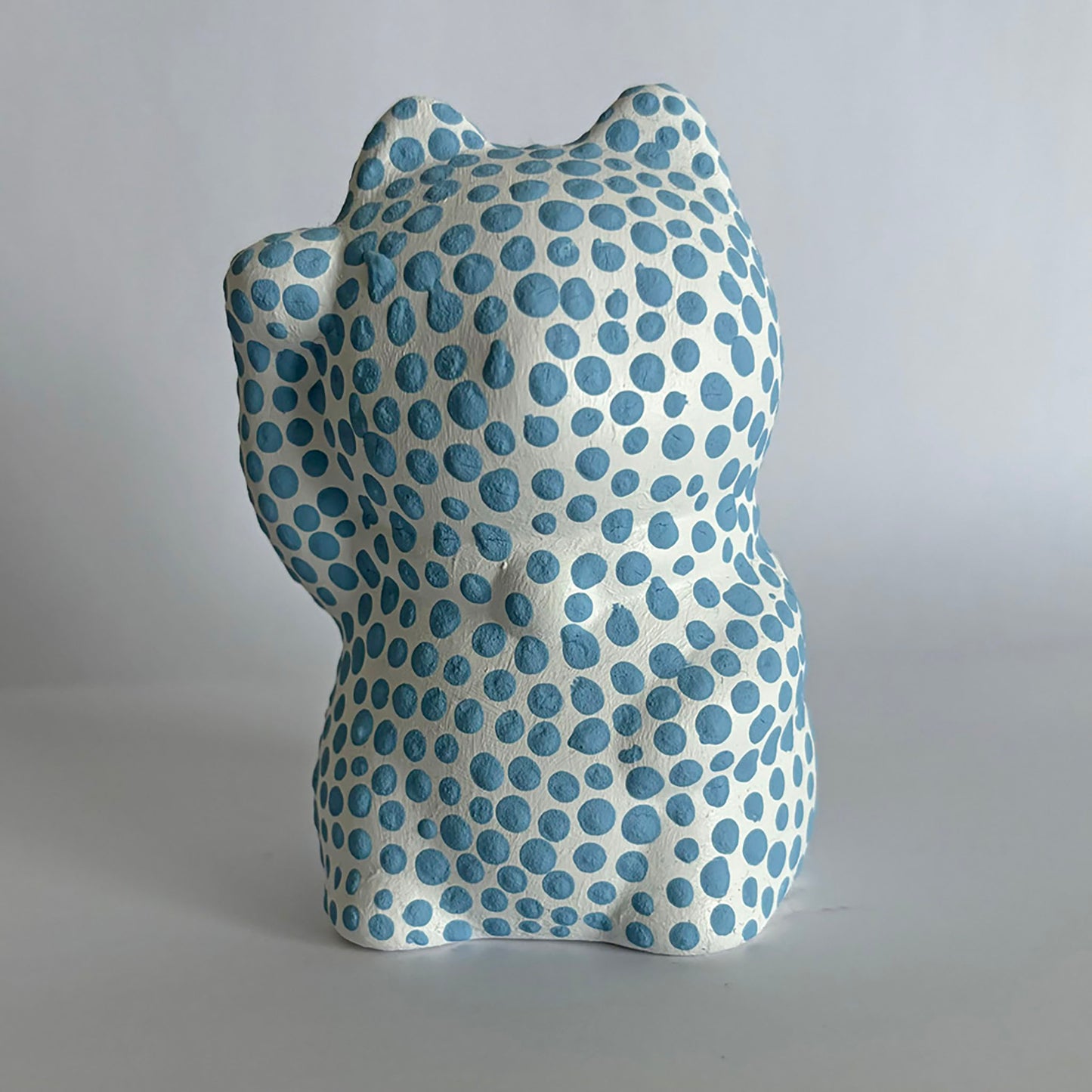 MANEKINECO | WHITE LIGHT BLUE